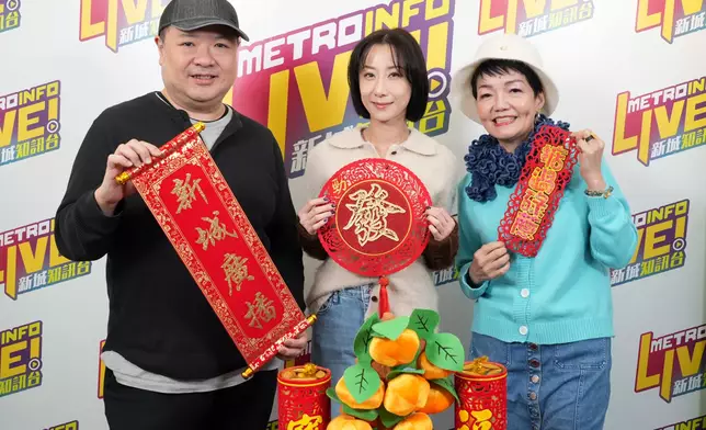 泳兒接受新城廣播《原來生活好快樂》訪問。