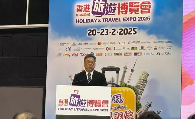 商務及經濟發展局局長丘應樺致辭。巴士的報記者攝