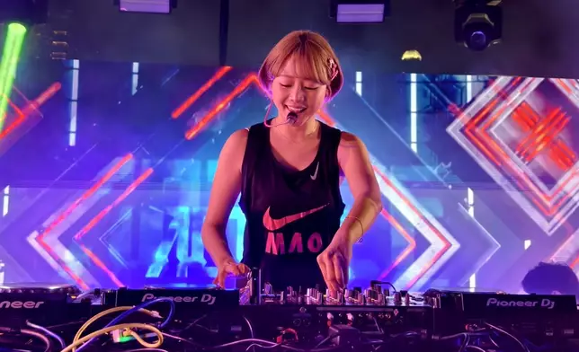 DJ Mao恨同周星馳合作。