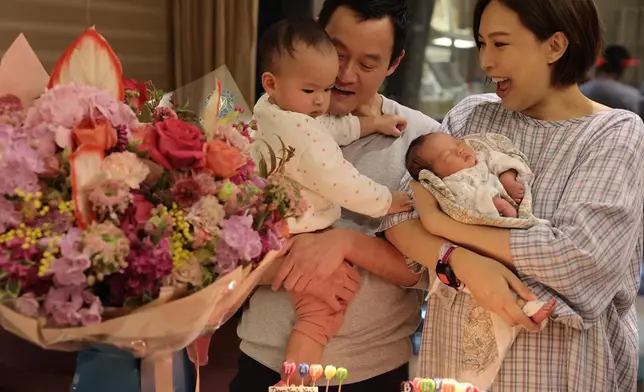 一家四口好幸福！