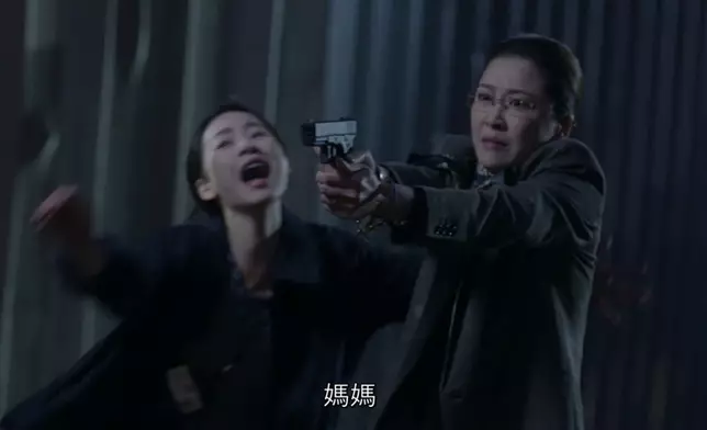 劉雅瑟為周勵淇擋子彈。