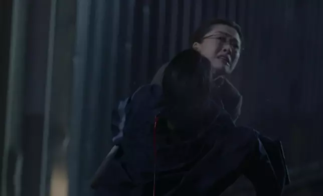 劉雅瑟為周勵淇擋子彈。