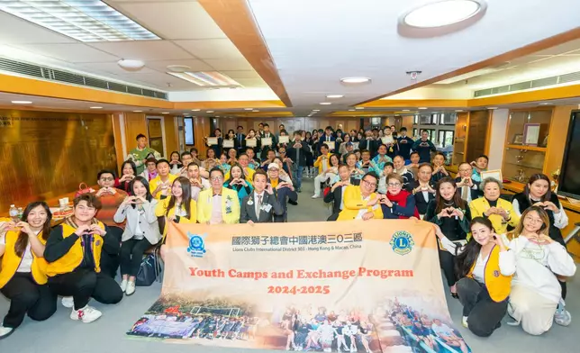 短片拍攝比賽評審知名導演劉翁及其太太，活動大使 2020 年度香港小姐競選「友誼小姐」得主鄺美璇小姐共同出席和見證。