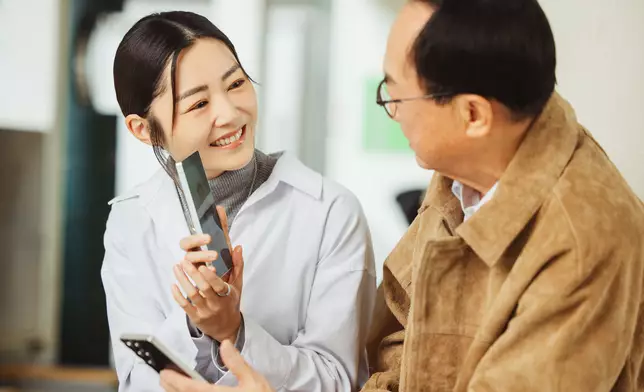 衛詩雅演待嫁女兒。