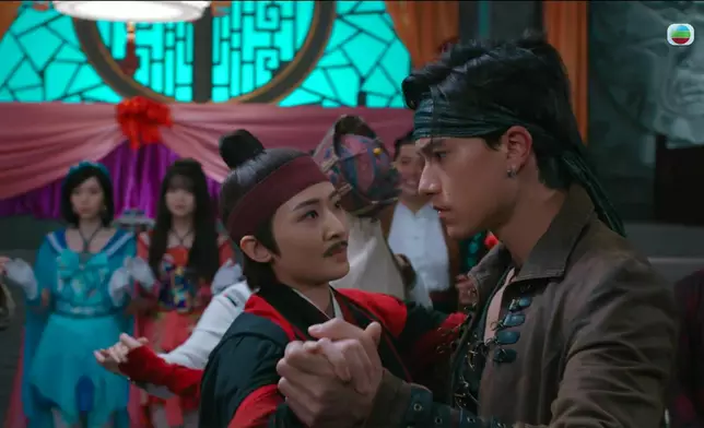 每次演出都備受關注嘅李君妍，今次身份好神秘。