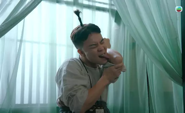 呢幕舔手㬹超無聊勁瘋狂。