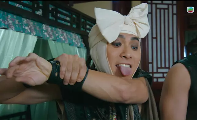 呢幕舔手㬹超無聊勁瘋狂。