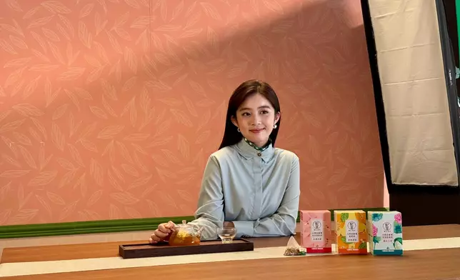 Hazel日前獲邀接拍京都念慈菴養生配茶全新廣告。