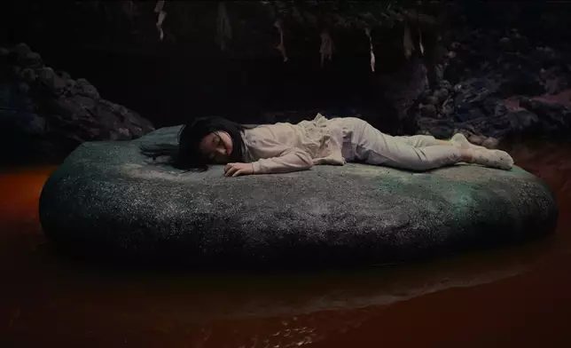 《噬亡村》劇照