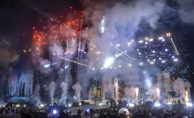 尾聲時場內發放五光十色的煙花（主辦單位提供圖片）