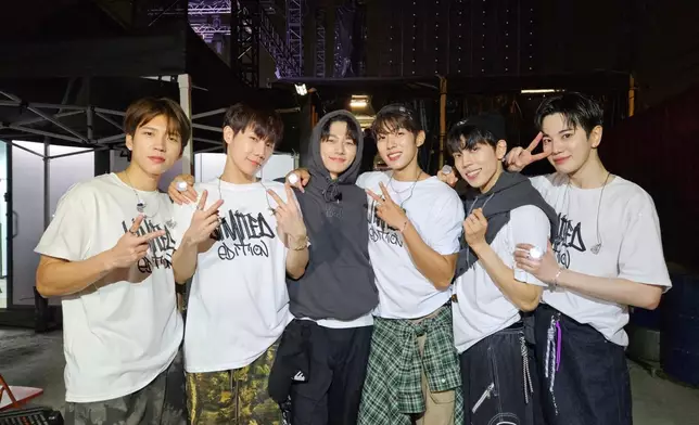 INFINITE不斷向粉絲示愛（INFINITE官方Twitter圖片）