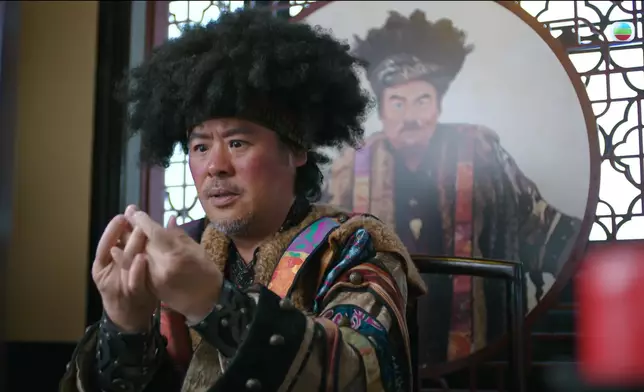 估唔到反而係呢個祈禱手勢難倒韋家雄。