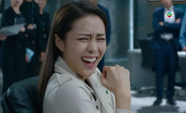 睇吓Tiffany笑得幾開心。