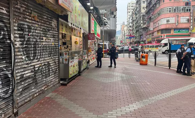 火炭謀殺案，警方在旺角一帶調查。