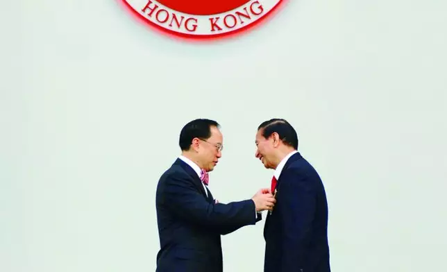 李兆基獲頒大紫荊勳章。