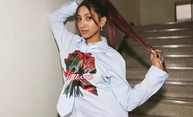 歲的印度裔美國藉成員LARA宣佈出櫃。 KATSEYE twitter圖片