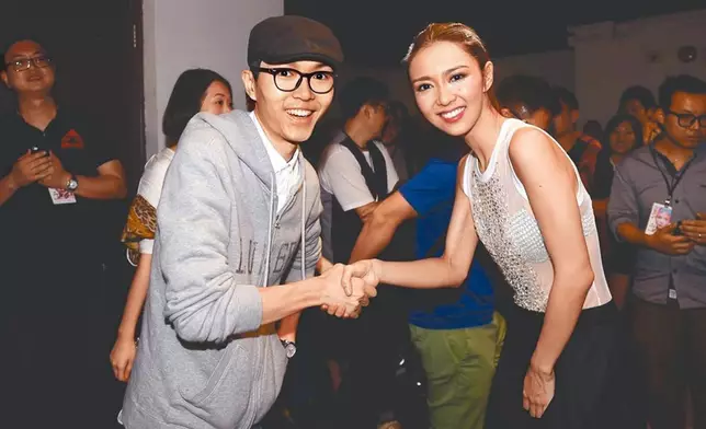 一直「友達以上，戀人未滿」