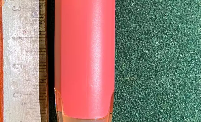 檢獲的其中一支懷疑含有「太空油毒品」的電子煙。政府新聞處圖片