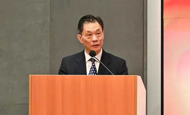 全國港澳研究會會長鄧中華。