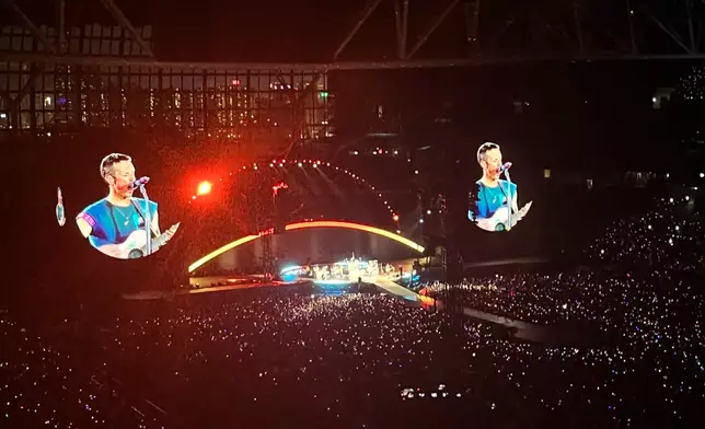 英國樂隊Coldplay在啟德體育園主場館舉行的首場演唱會，4月8日晚上8時半開場。小紅書圖片