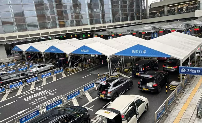 港車北上。巴士的報記