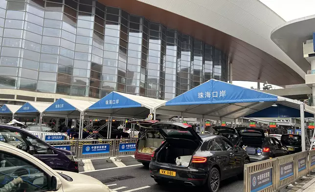 港車北上。巴士的報記者攝