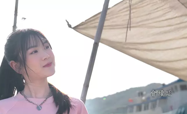 冼靖峰為節目片尾曲親自作曲填詞勁有心，呢首歌由五位主持合唱，只要睇第一集就有得聽架喇。