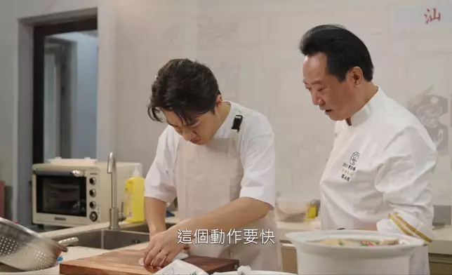 祖藍跟兩位大師學煮地道潮汕家常菜。