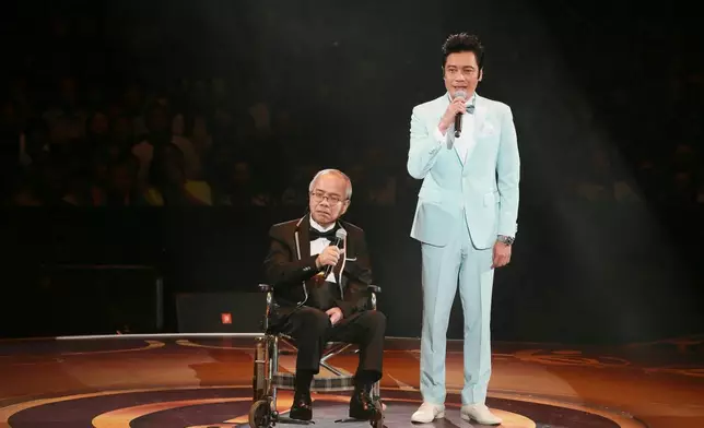 喪禮以佛教儀式進行。