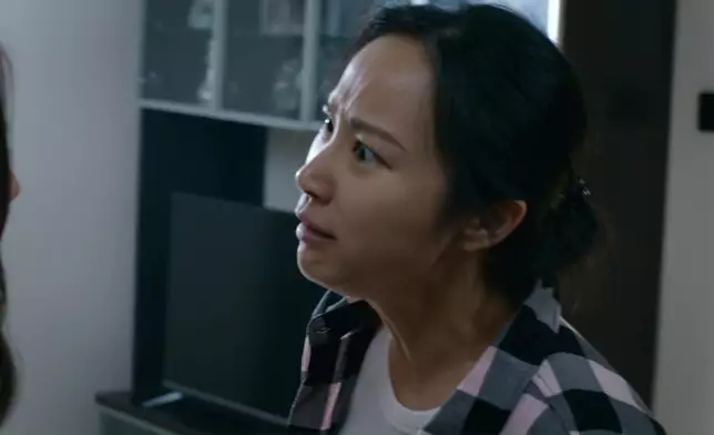 周麗欣秒速遊走於憤怒與哀求之間。