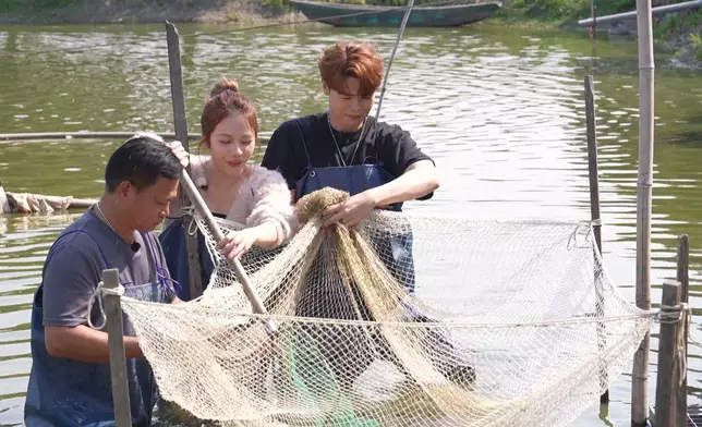 Archie、莊子璇撈魚的挑戰。