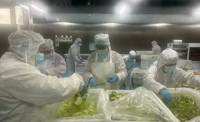 優予食品沙律製造工場。巴士的報記者攝