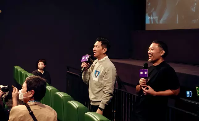 家輝坦言以前真的抗拒謝票；但經過今次的謝票經驗，讓他深深覺得與觀眾交流，整個過程感覺良好！