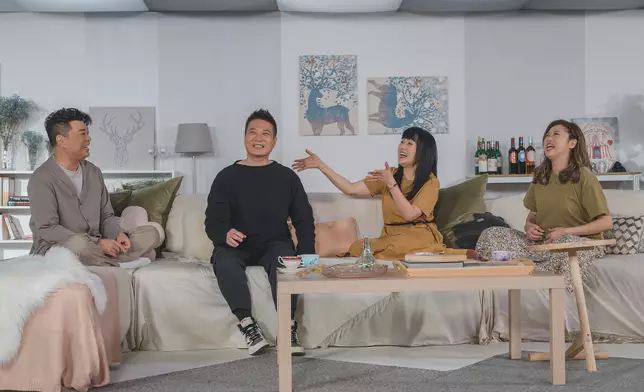 現場啲人笑到企唔直。