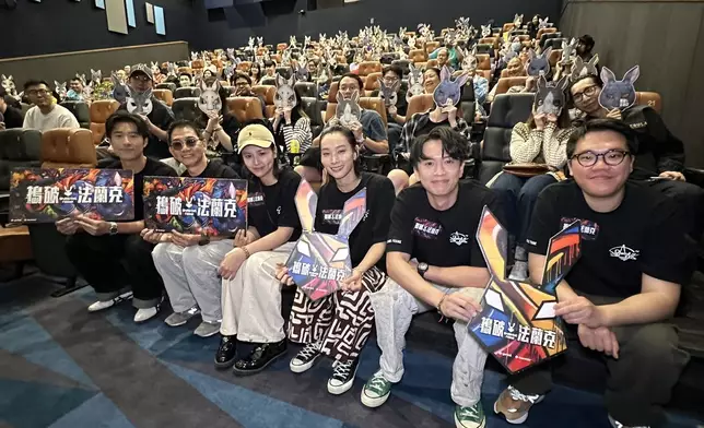與觀眾大合照