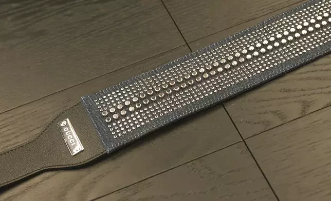 兩款的結他皮帶及接收器的皮套都是全球獨一無二。