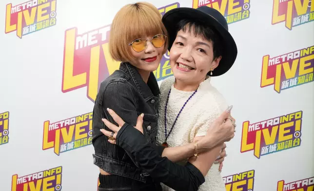 方皓玟、新城主持程凱欣