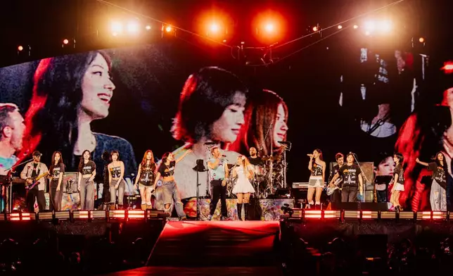 TWICE和Coldplay推出全新改編版《We Pray》。Coldplay官方X圖片