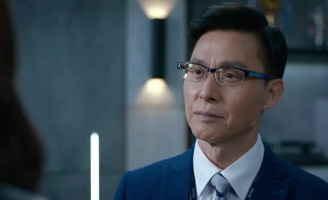 KK啲演技真係教科書級別，每個表情都做得好到位。呢個係慈愛上司Look。