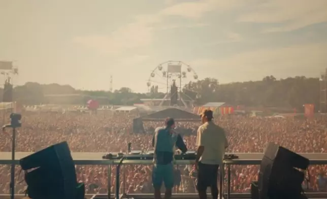 The Chainsmokers IG圖片