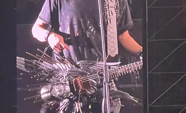 啟德體育園啟德主場館今晚(4月24日)起一連四晚舉行歌手謝霆鋒的演唱會，是首位亞洲歌手在主場館開演唱會。巴士的報記者攝