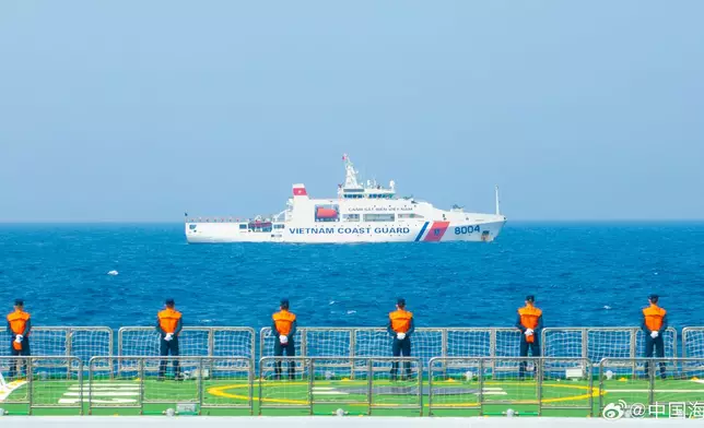 中越海警本星期二(4月22日)至星期四(4月24日)，開展今年第一次北部灣海域聯合巡邏。微博圖片