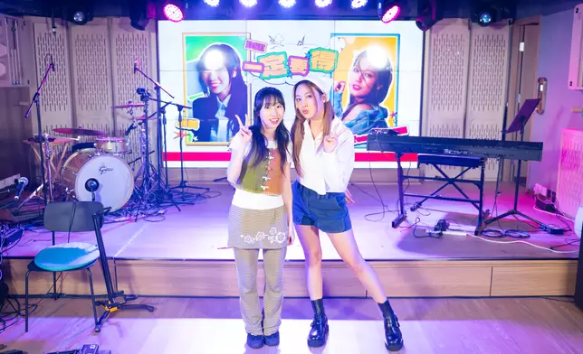 黃淑蔓（Feanna）邀請麗英為DSE考生開Live。