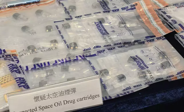 警方打擊網上販毒行為，檢獲逾億毒品。