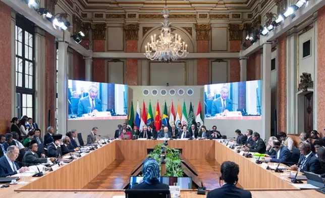 中共中央政治局委員、外交部長王毅在巴西里約熱內盧出席金磚國家外長會晤。外交部圖片