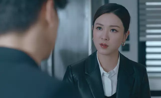 敏奕女強人Look都好知性。