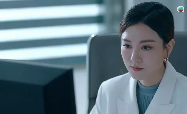 敏奕女強人Look都好知性。