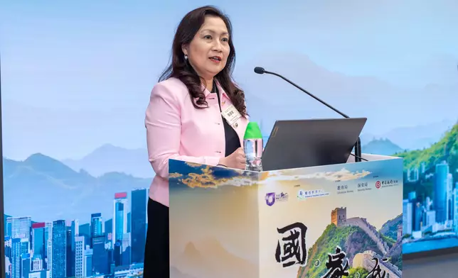 香港立法會保安事務委員會主席兼中銀香港總法律顧問簡慧敏致歡迎辭。