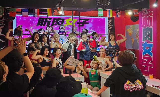帶阿姐蒲 筋肉女子酒吧。