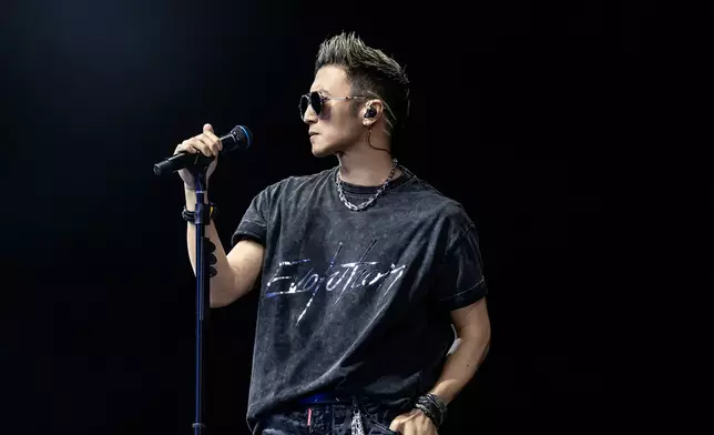 謝霆鋒在最後一曲《活著VIVA》前感性喊話